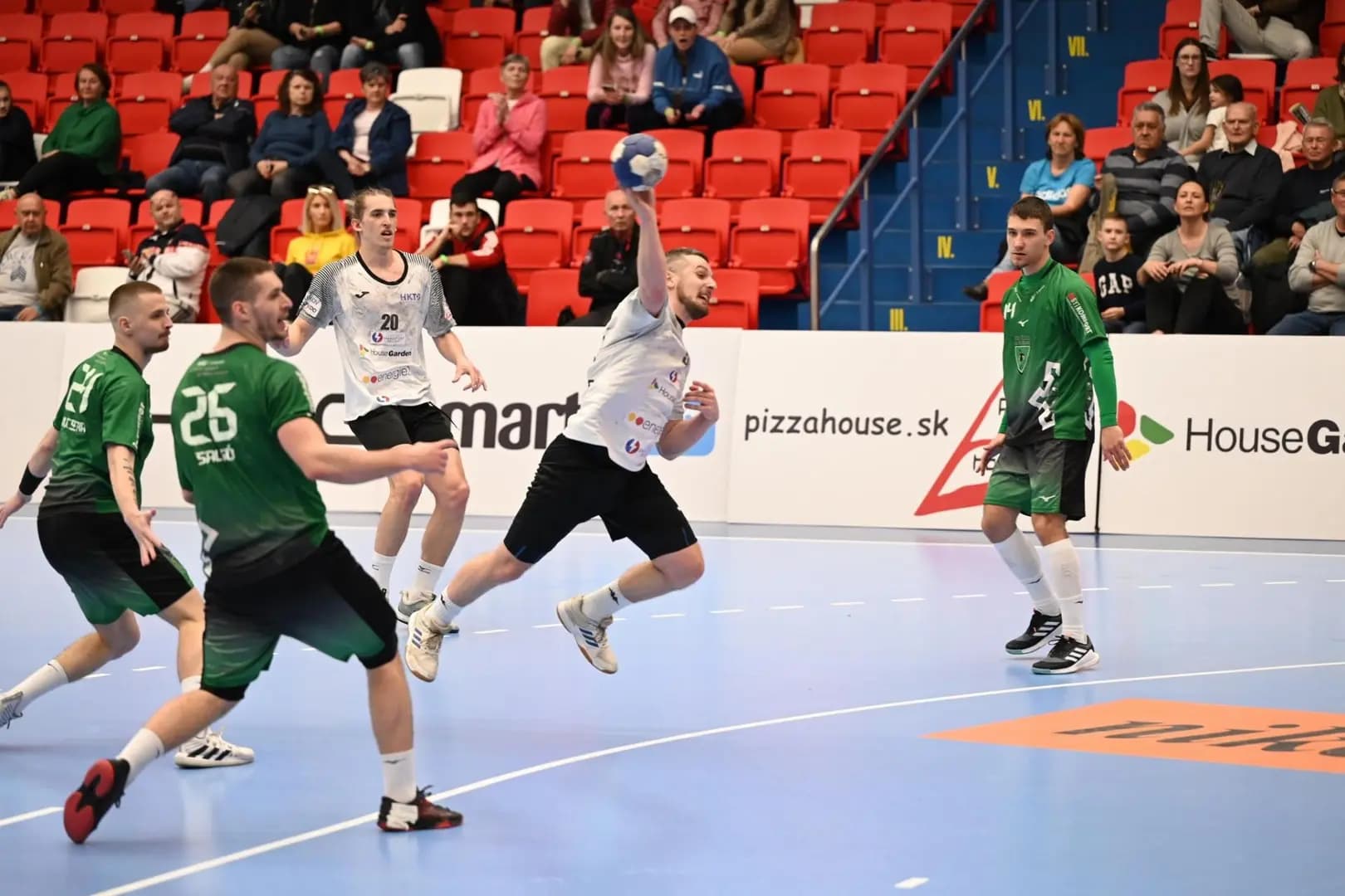 NHE: Prvá prehra Novozámčanov a prvé víťazstvo Topoľčancov v boji o Ligový pohár