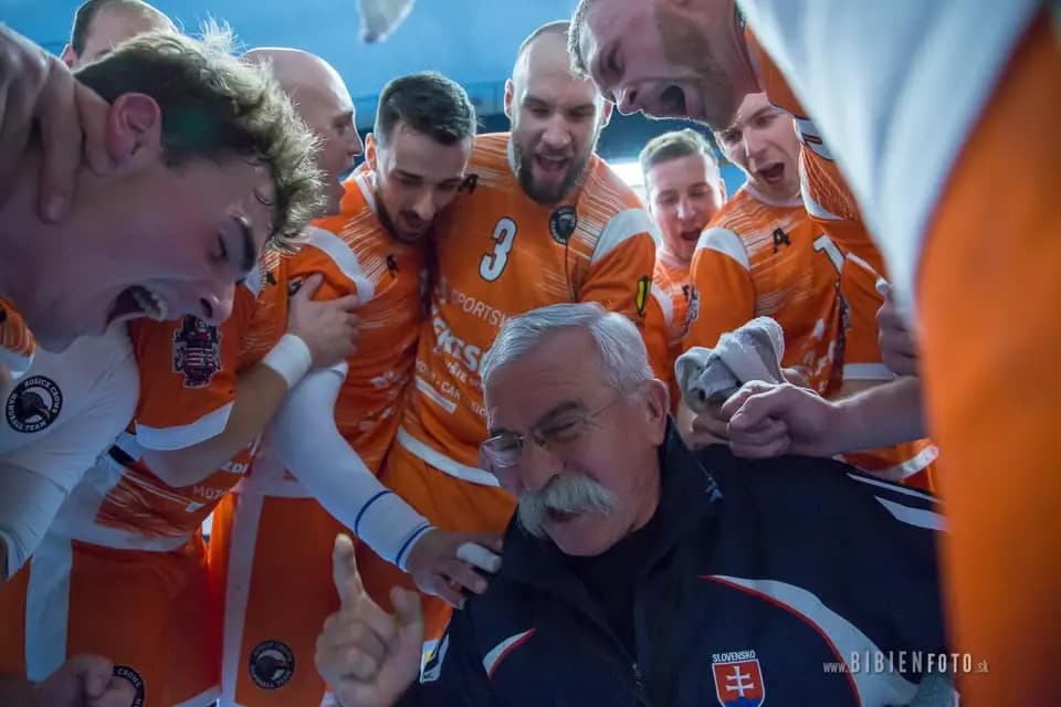 Doma víťazne Košice, vonku P. Bystrica a Hlohovec