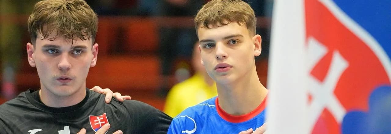 REPRE KADETI: TRETÍ ZÁPAS, TRETIE VÍŤAZSTVO. MISIA SPLNENÁ NAD OČAKÁVANIA. SLOVÁCI POSTÚPILI NA EURO 2026 A V POSLEDNOM ZÁPASE TURNAJA ZAZNAMENALI VÍŤAZSTVO O 14 GÓLOV NAD UKRAJINOU