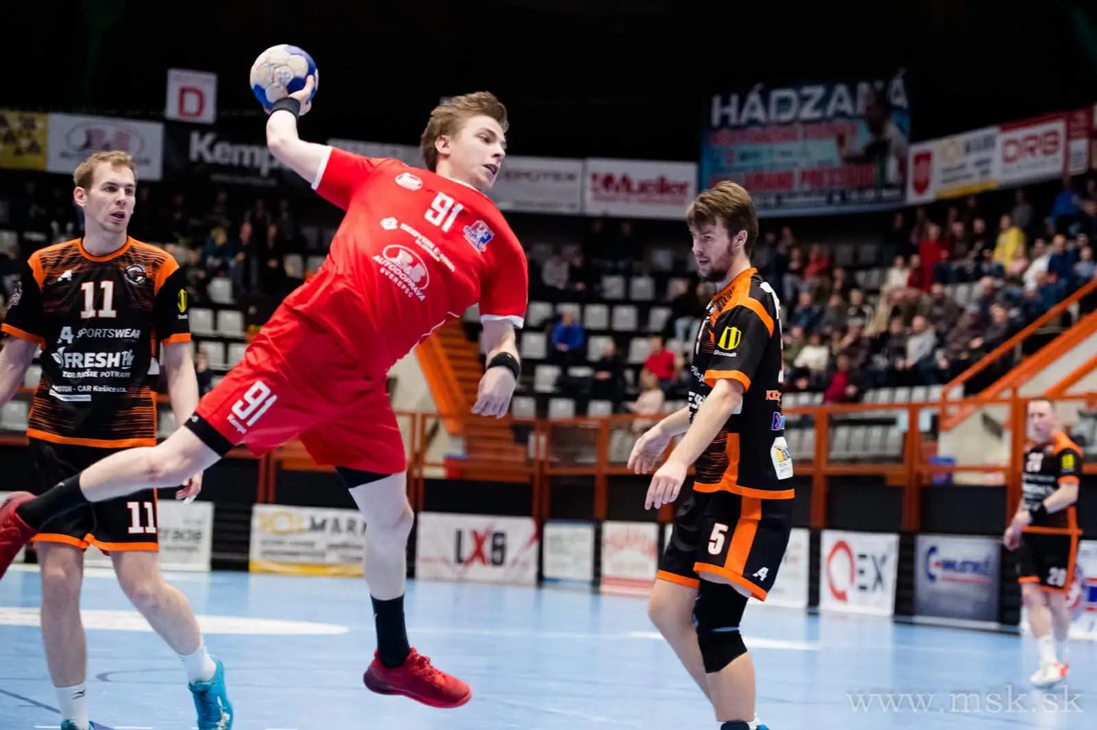 V Slovnaft Handball Extralige v novej sezóne s 10 účastníkmi, v MOL Lige len 4 slovenské družstvá