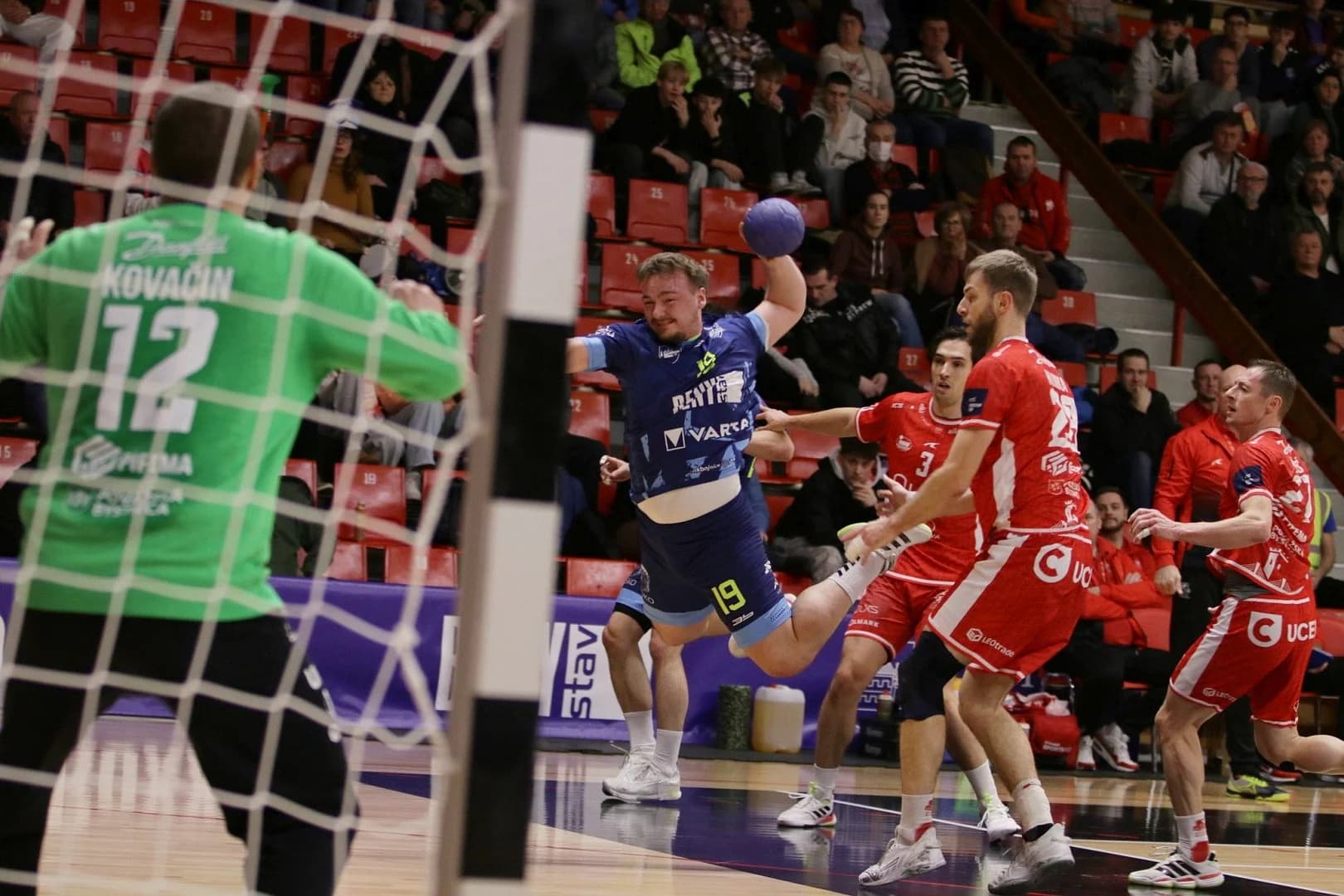 POKRAČUJE NIKÉ HANDBALL EXTRGALIGA SO ŠLÁGROM BOJNICE VS POVAŽSKÁ BYSTRICA 