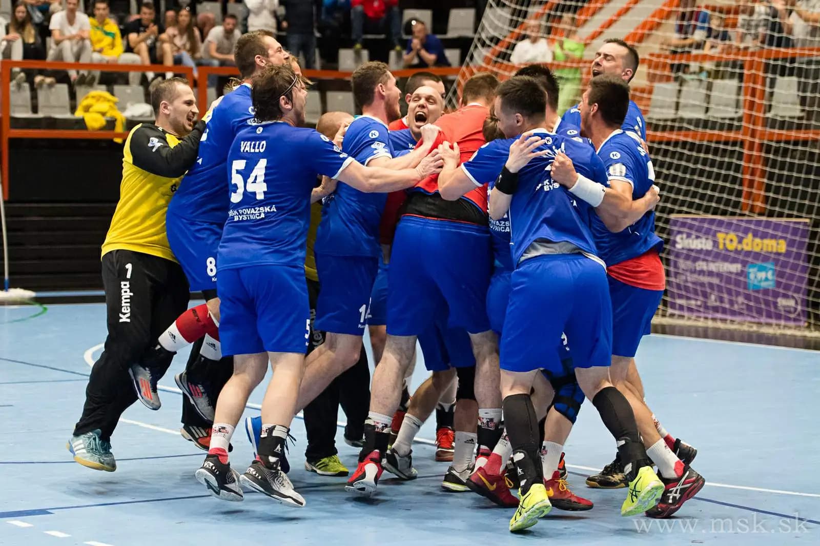 Bronz pre Považanov