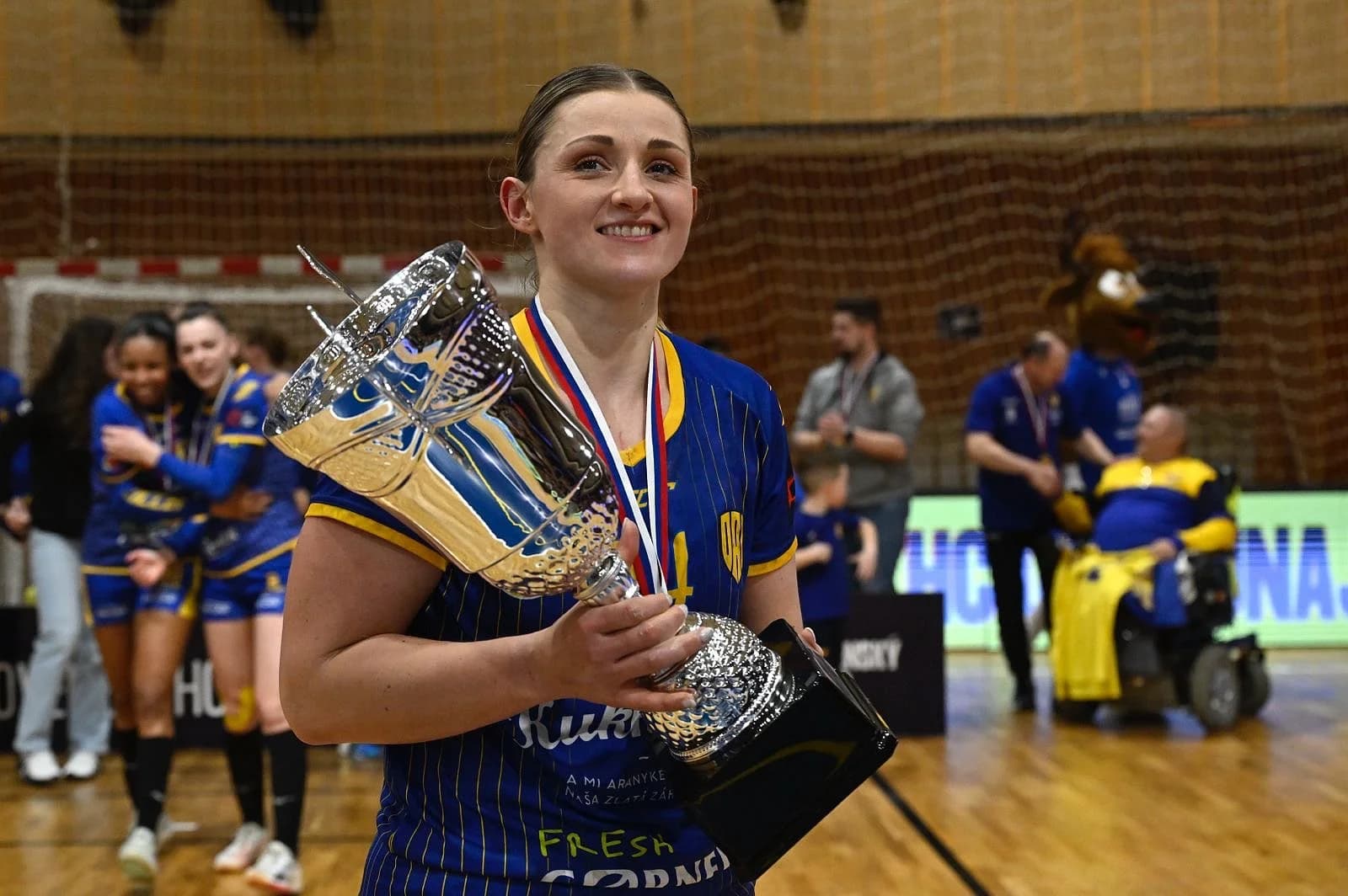 DUNAJSKÁ STREDA S HISTORICKY PRVÝM A POVAŽSKÁ BYSTRICA S PIATYM TRIUMFOM V SLOVENSKOM POHÁRI 