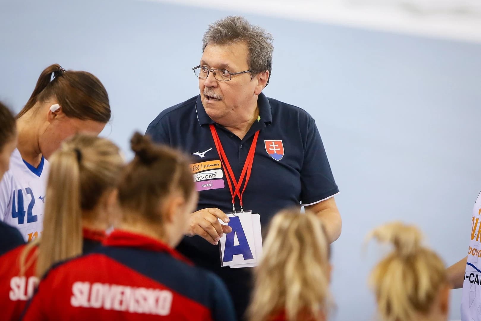 Repre ženy:  V širšej nominácii na duely proti Španielsku a Maďarsku 20 hráčok, Slovenky bez tria zranených z DAC