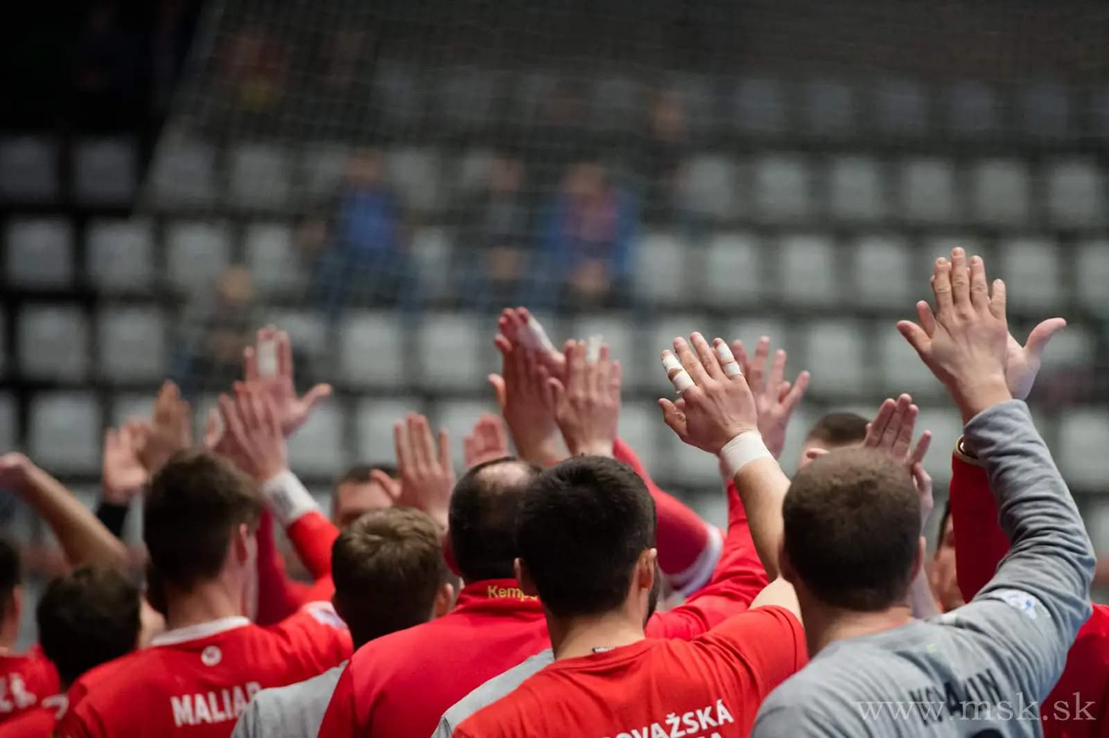 Hladká domáca prehra Považanov, štvrťfinále Vyzývacieho pohára v nedohľadne