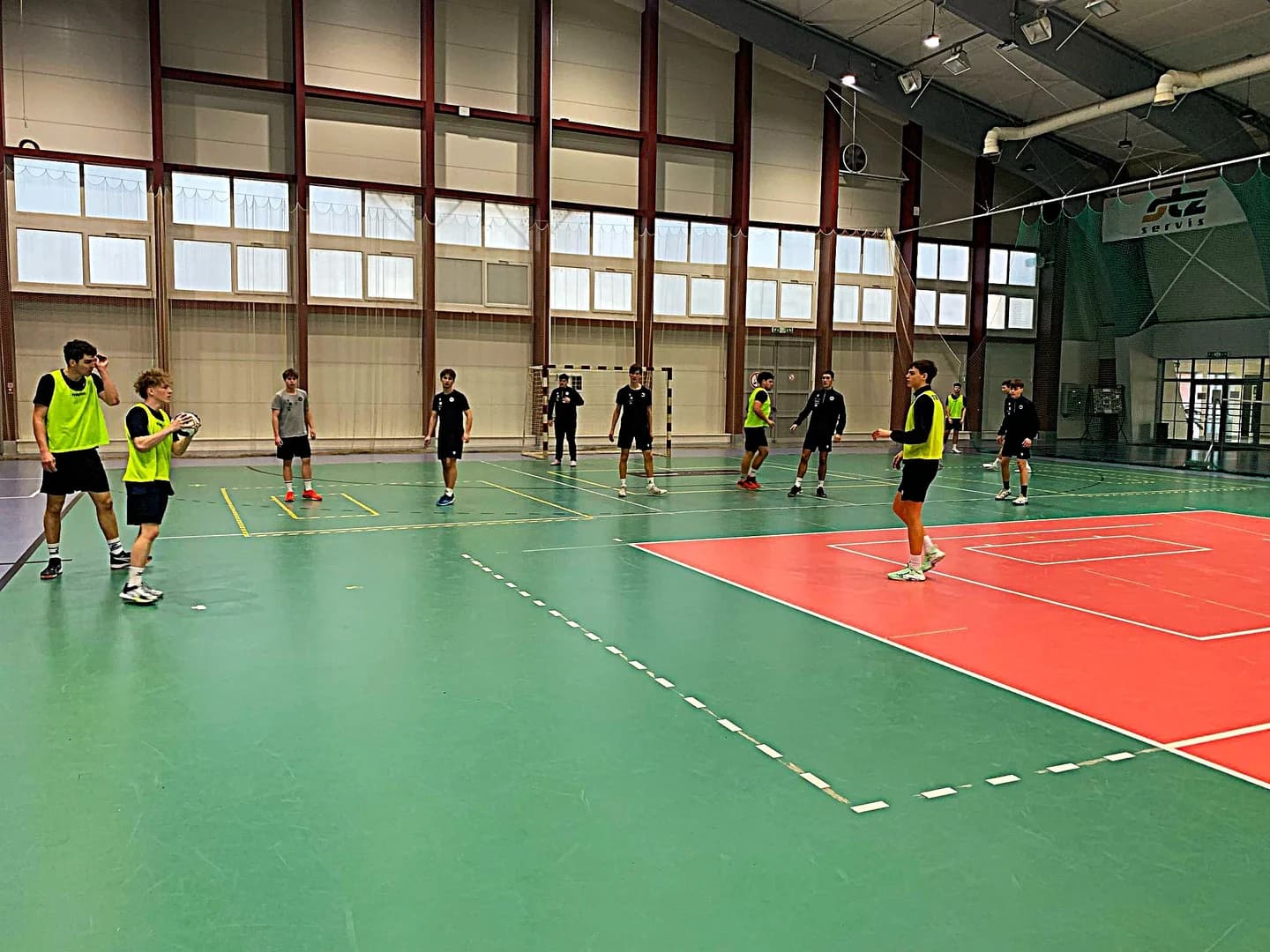 KADETI ABSOLVOVALI V PÚCHOVE ĎALŠIE TESTOVANIE POD DOHĽADOM KONDIČNÉHO TRÉNERA JÁNA ČERŇANA 