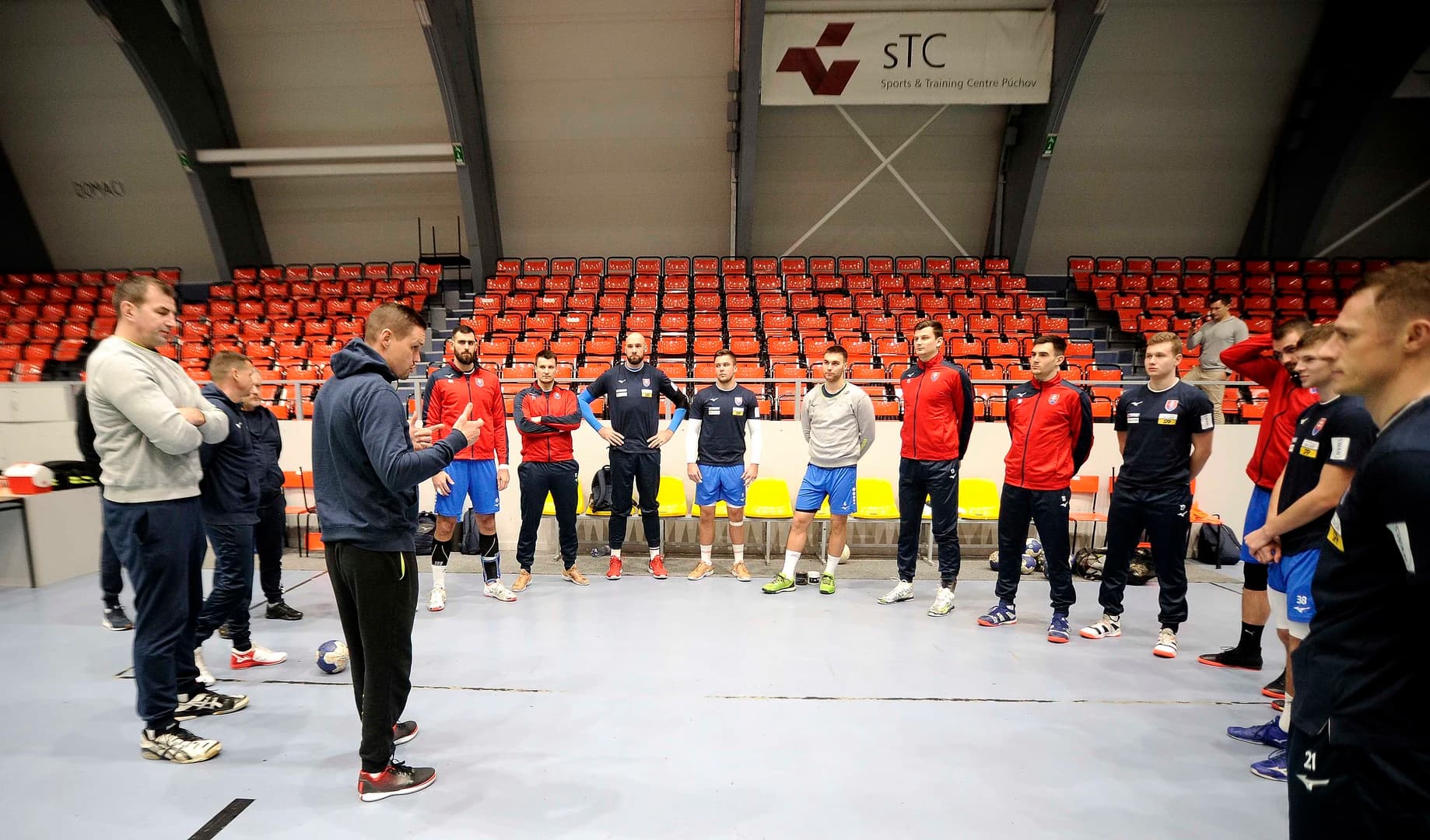 Slovenským reprezentantom zrušili aprílový zraz, podľa Kukučku sú aj dôležitejšie veci ako šport