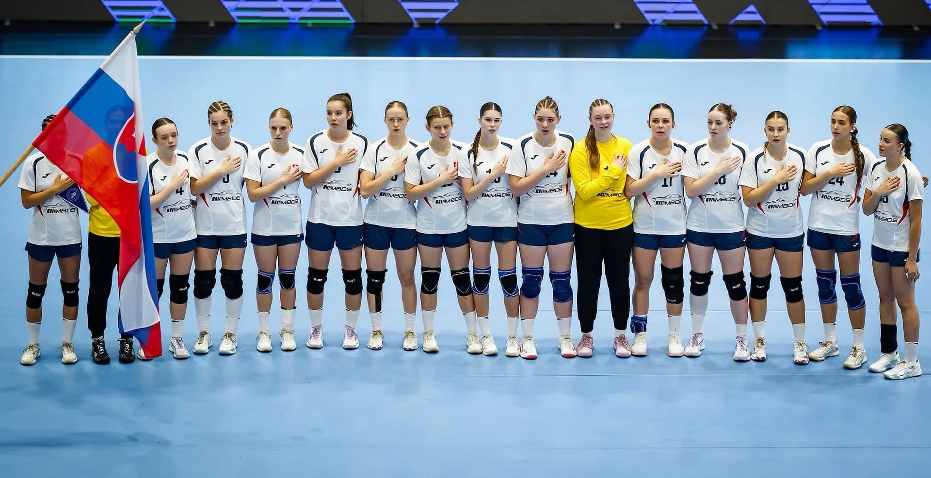 KADETI V NEDEĽU DOPOLUDIA PROTI FÍNOM, KADETKY SA POPOLUDNÍ STRETNÚ SO ŠVAJČIARKAMI 