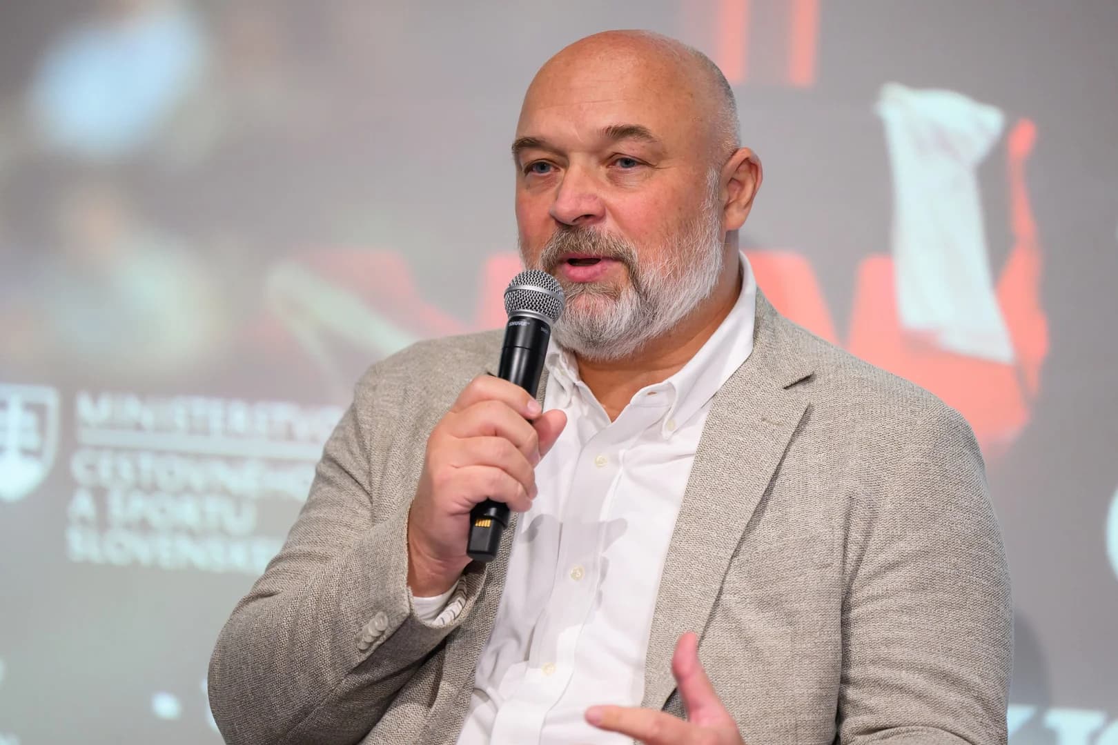 JAROSLAV HOLEŠA: REPREZENTÁCIA NIE JE OSAMELÝ OSTROV