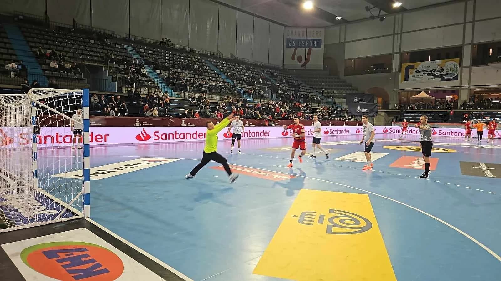 Repre muži: Na úvod turnaja prehra so Srbmi