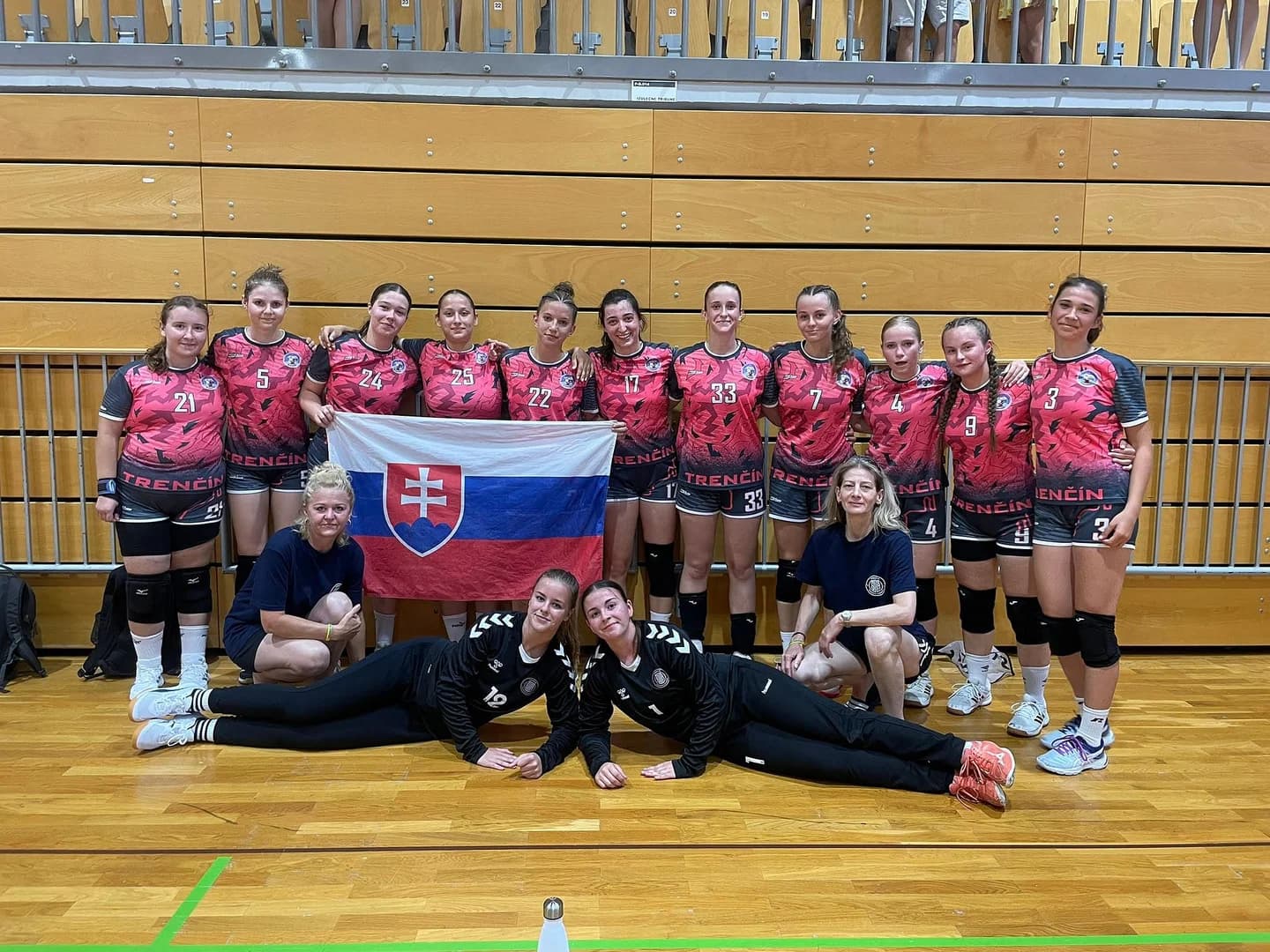 Mladšie dorastenky Športovej akadémie Trenčín druhé v Slovinsku