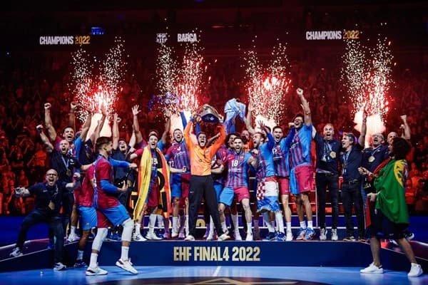 LIGA MAJSTROV: BARCA VĎAKA ÚSPECHU V ROZSTRELE OBHÁJILA