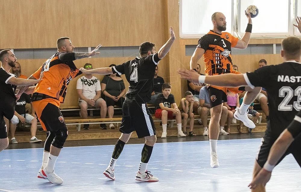 NHE: Prvá výhra Bojníc, 14 gólov Hruščáka