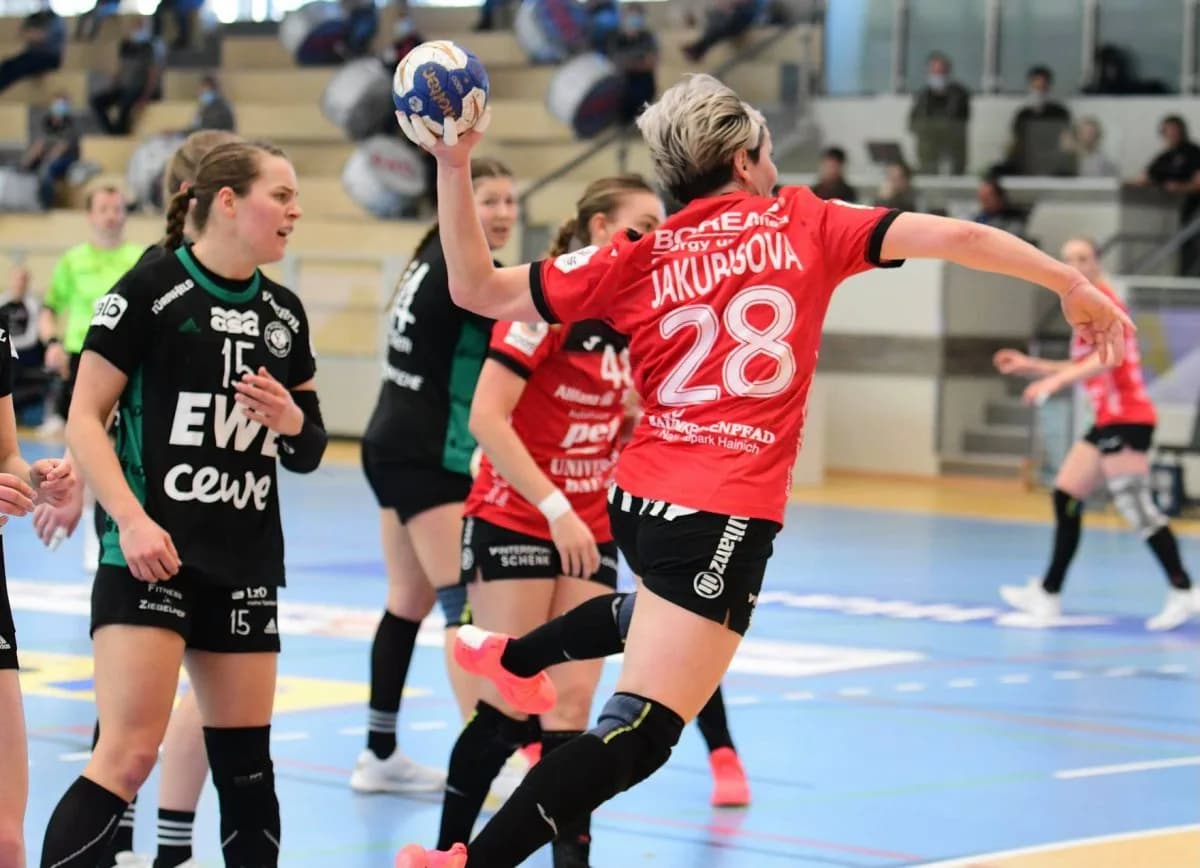 Rozhovor týždňa: Lýdia Jakubisová mala zlomenú očnicu, verí v postup Sloveniek v kvalifikácii