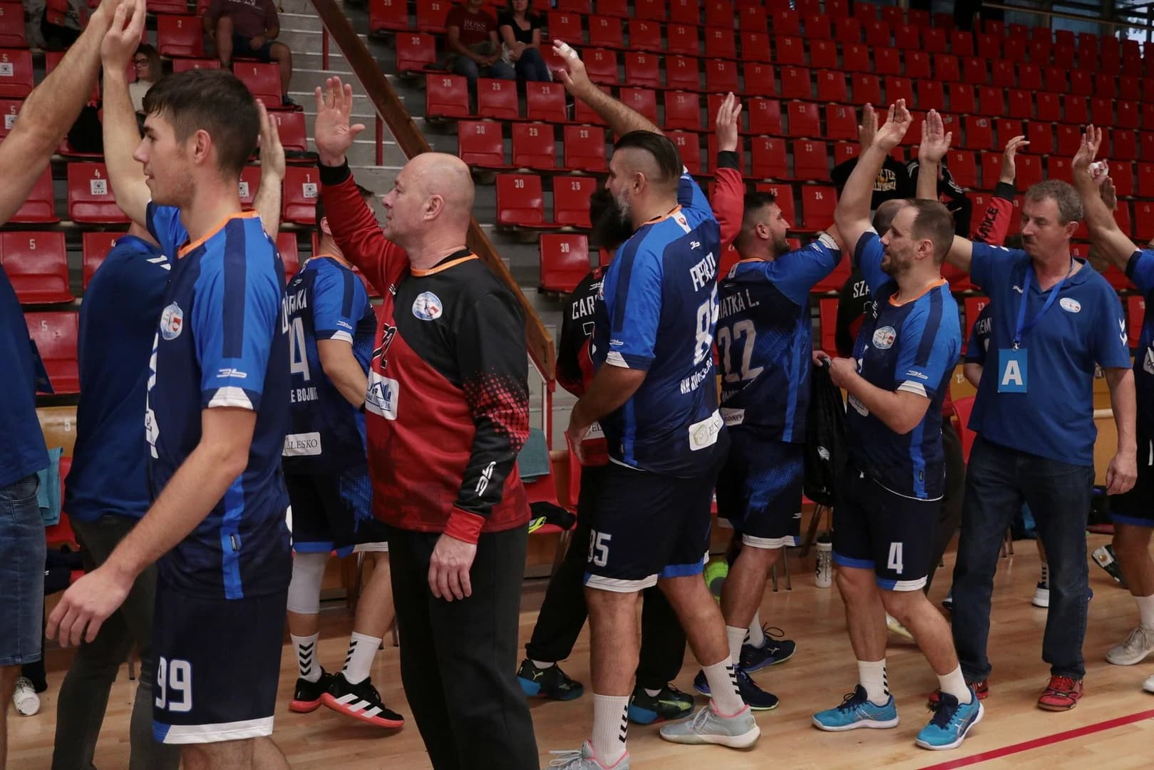 NHE: Tesný triumf Bojničanov