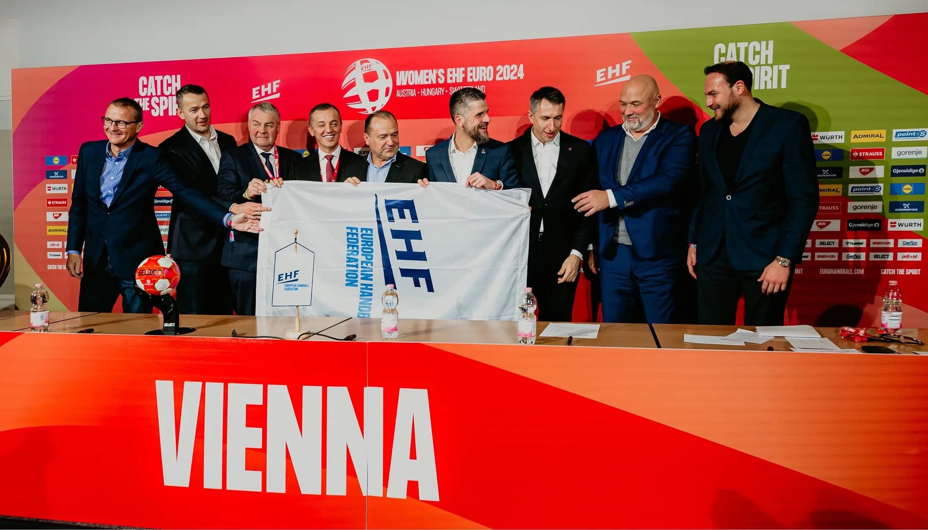SLOVENSKO PREBRALO ŠTAFETU USPORIADATEĽSKEJ KRAJINY EHF EURO 2026