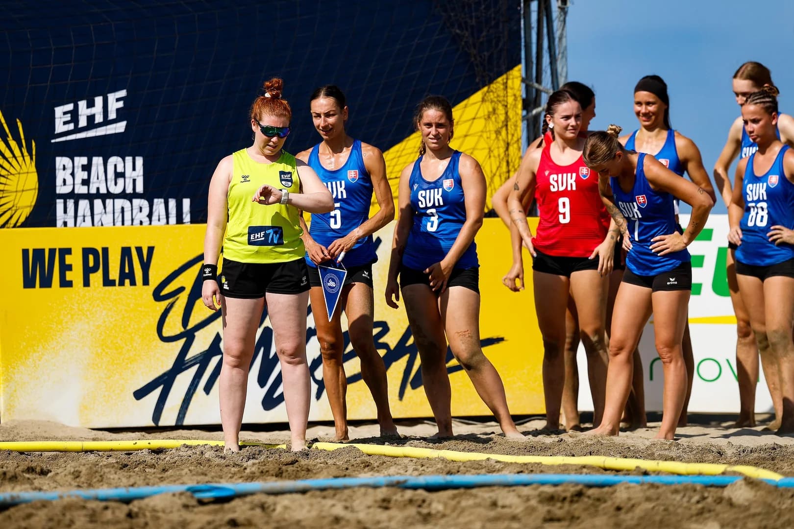 EHF BEACH EURO 2025: SLOVENKÁM SA NA ÚVOD NEPODARILO ZASKOČIŤ FAVORITKY
