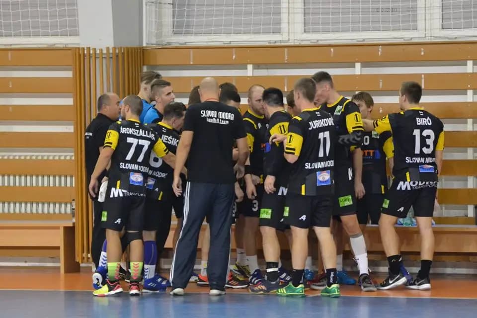 Malacky tri štvrtiny duelu trápili lídra zo Šale, vonku uspeli aj Topoľčany