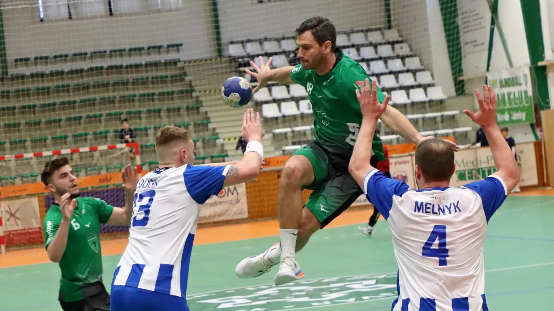 NHE: V sobotu v úvodnom kole nového roka tri víťazstvá domácich