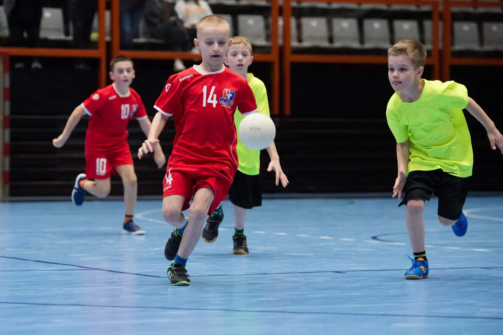 Na Považí si zmerali sily nádeje na turnaji v minihádzanej
