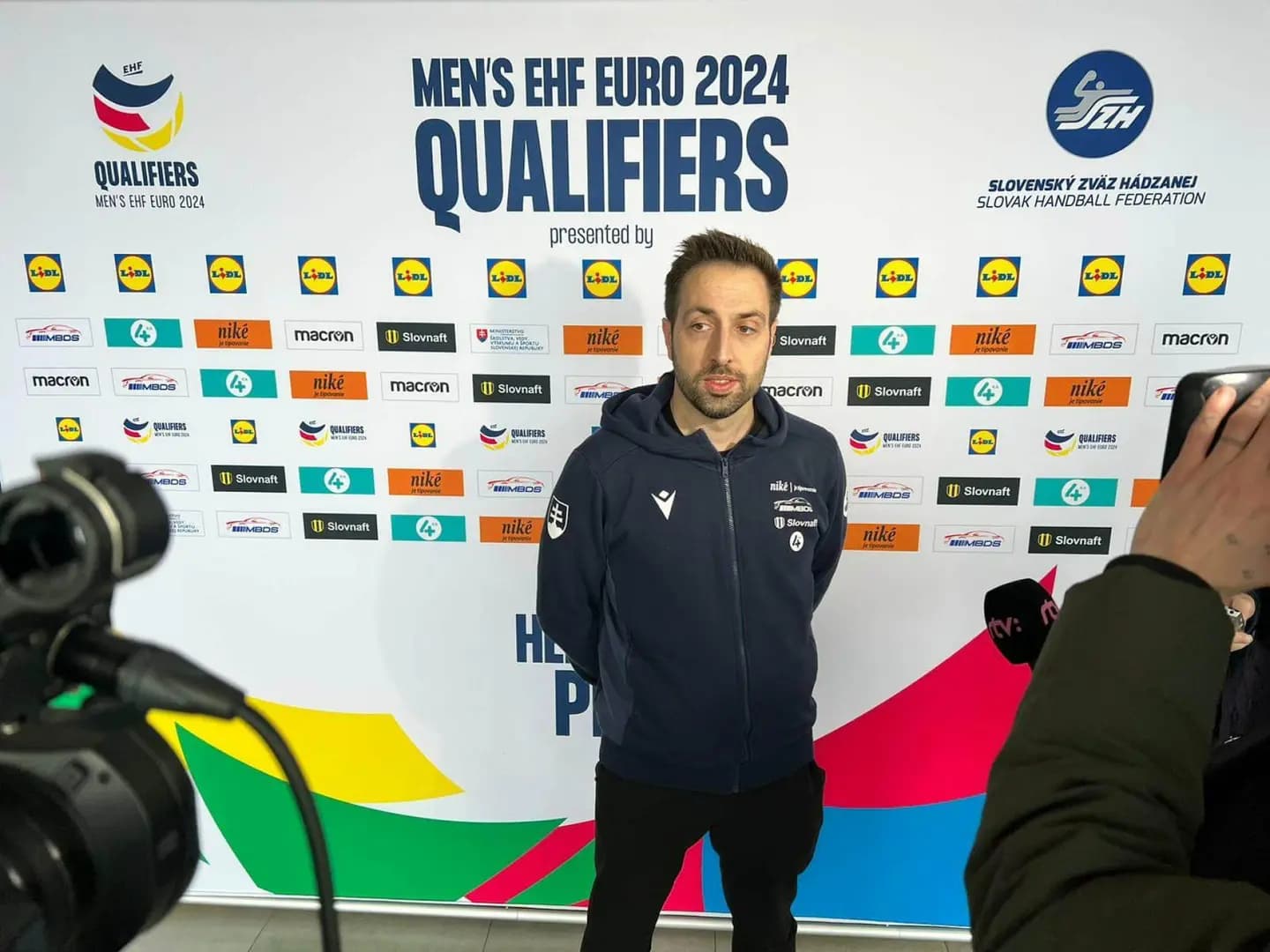 Repre muži: Zlepšiť sa vo všetkých smeroch a zvíťaziť, Slováci potrebujú aj podporu z hľadiska