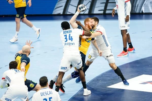 EHF EURO 2022: Majstri sveta a olympijskí šampióni len o bronz, vo finále obhajcovia proti Švédom