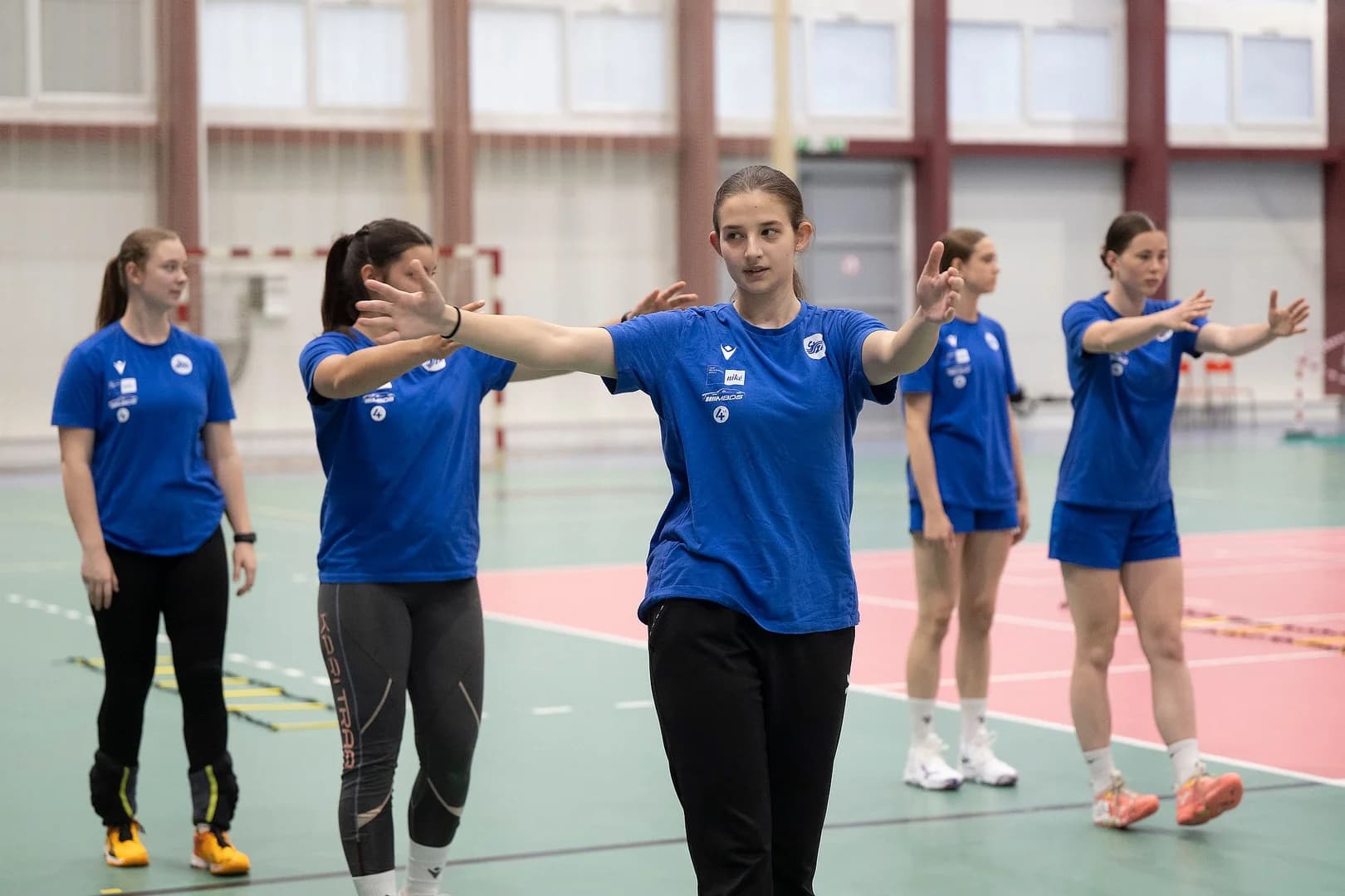 REPREZENTAČNÉ DRUŽSTVÁ KADETIEK A PREDKADETIEK SA V PONDELOK STRETNÚ V PÚCHOVE, MAJSTERKY EURÓPY PREVERIA RAKÚŠANKY V DVOCH ZÁPASOCH 