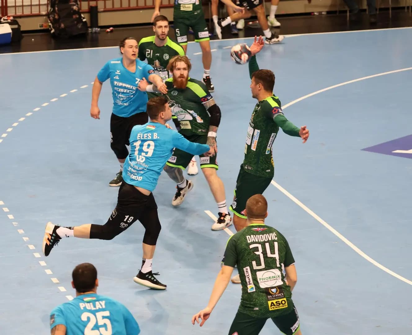 EL mužov: Vrátiť Veszprémčanom požičané