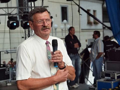 František Šulc starší, jediný hádzanár z bývalého Československa, ktorý bol na olympiáde aj ako hráč, aj ako tréner, slávi 70. narodeniny