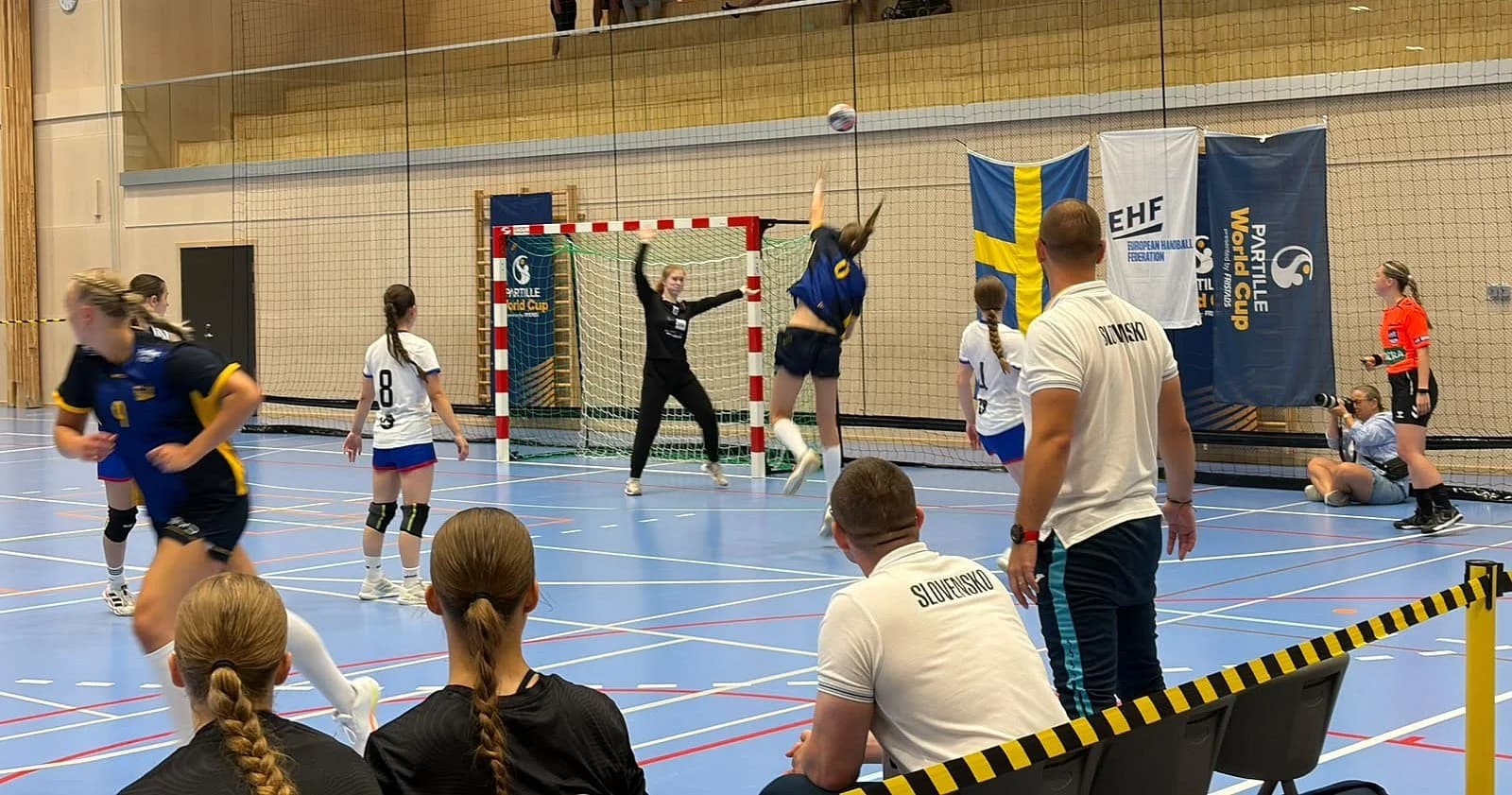 EUROPEAN OPEN: NA ÚVOD NEŠŤASTNÁ PREHRA PREDKADETIEK SO ŠVÉDKAMI 18:19