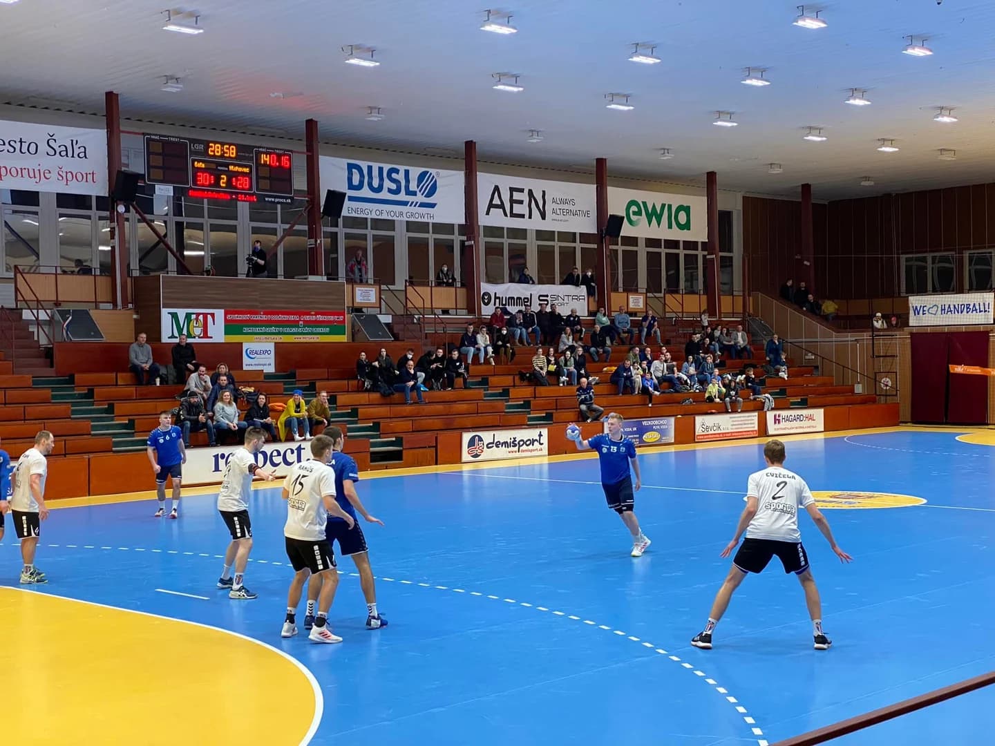 NHE: Šaľa zaskočila Hlohovec, Modra takmer P. Bystricu