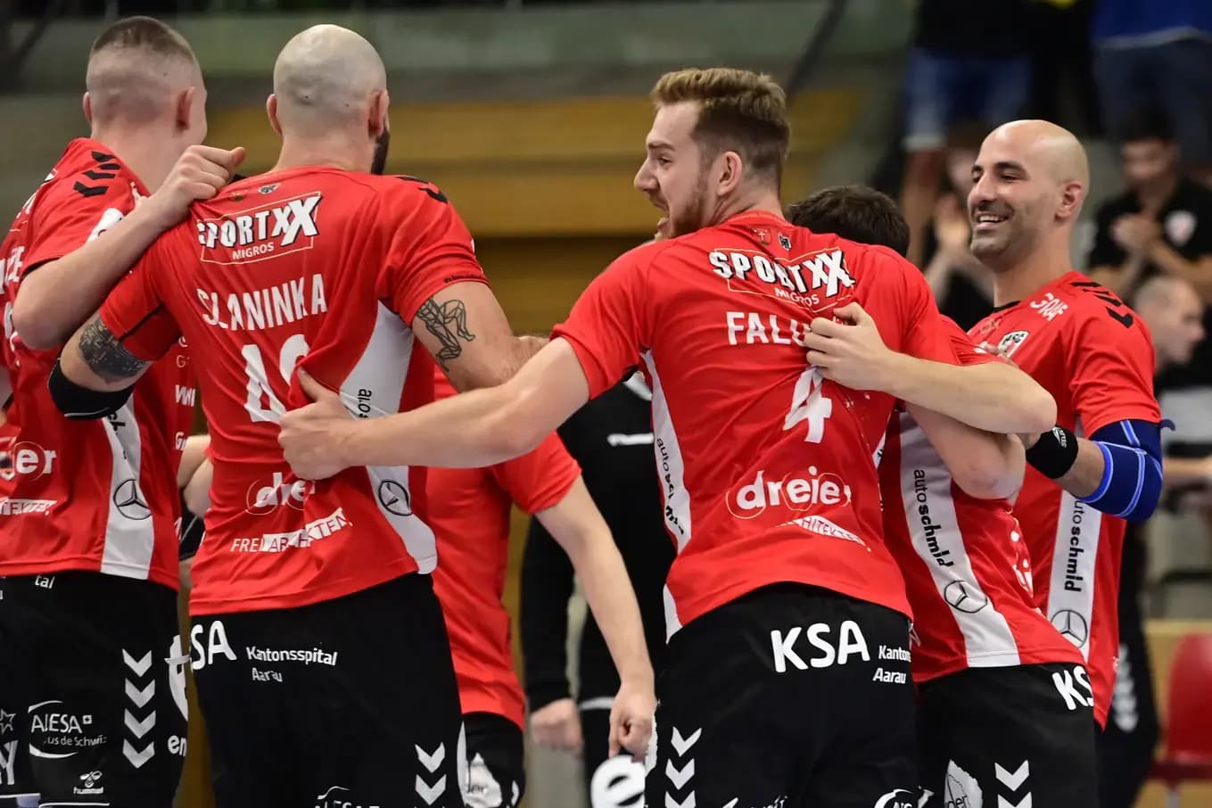 Deväť gólov T. Urbana nestačilo Mindenu na prvé body, Slaninka stopercentný