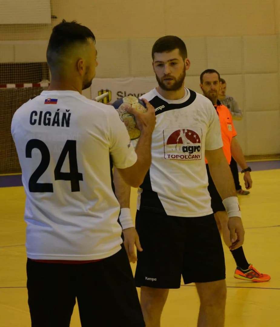 Slovnaft handball extraliga - Na úvod 9-gólové víťazstvá favoritov