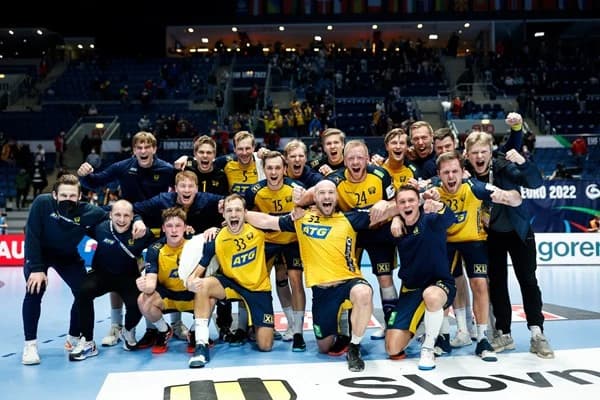EHF EURO 2022: V severskom derby obrat v závere, do semifinále so španielskymi obhajcami aj Švédi