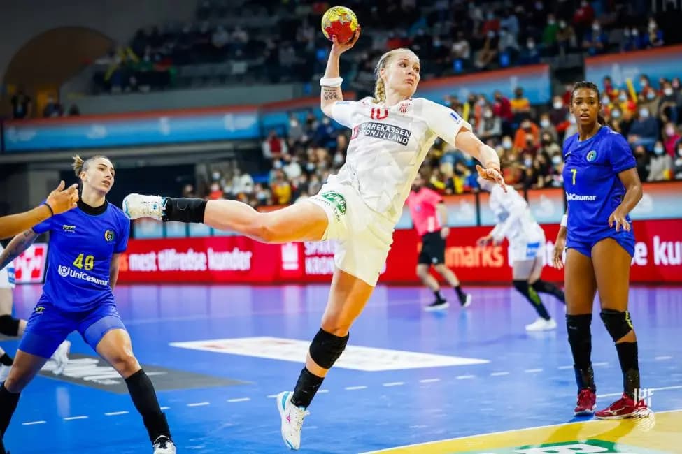 MS žien: Do semifinále Dánsko a Španielsko
