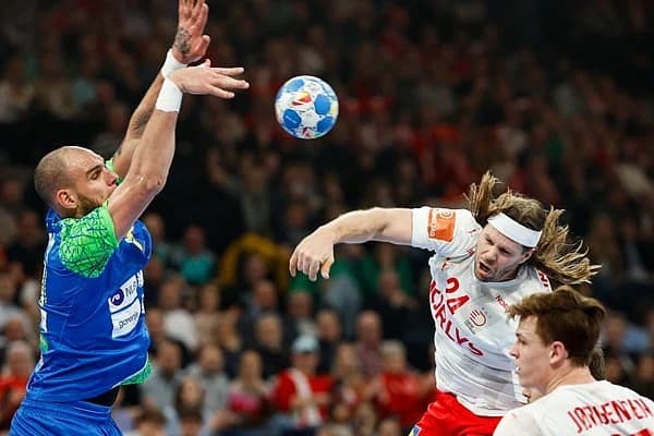 ME mužov: Slovinci zaskočili Dánov, trio semifinalistov už známych