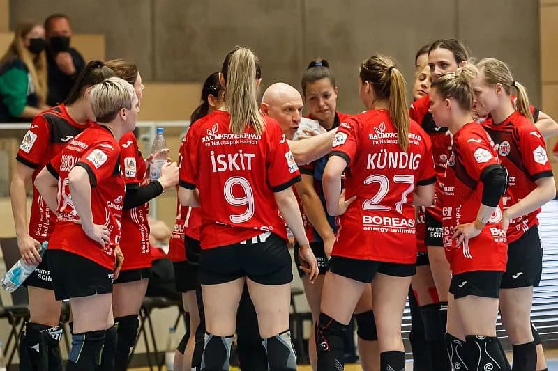 Lancz so štyrmi, Jakubisová a Školková s troma gólmi