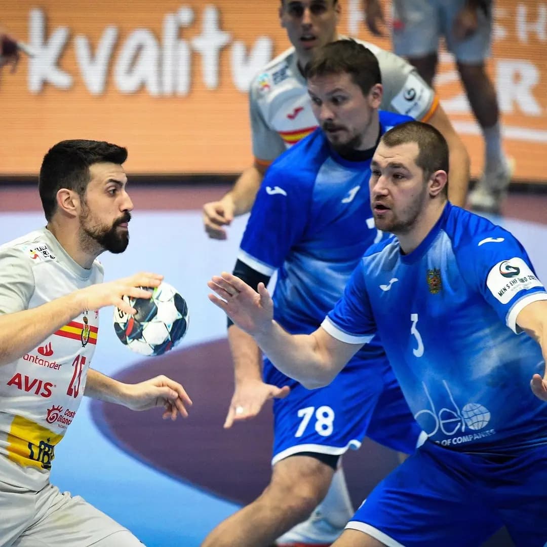 EHF EURO 2022: Rusi siahali na bod proti Španielom, víťazne aj Švédi a Nóri