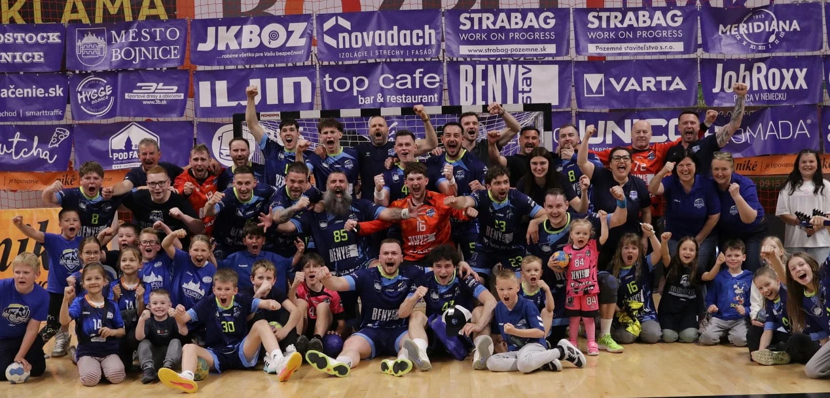 BOJNICE S DESAŤGÓLOVÝM SMETÁNKOM PÍŠU HISTÓRIU, POVAŽSKÁ BYSTRICA SI ZAHRÁ IBA O BRONZ