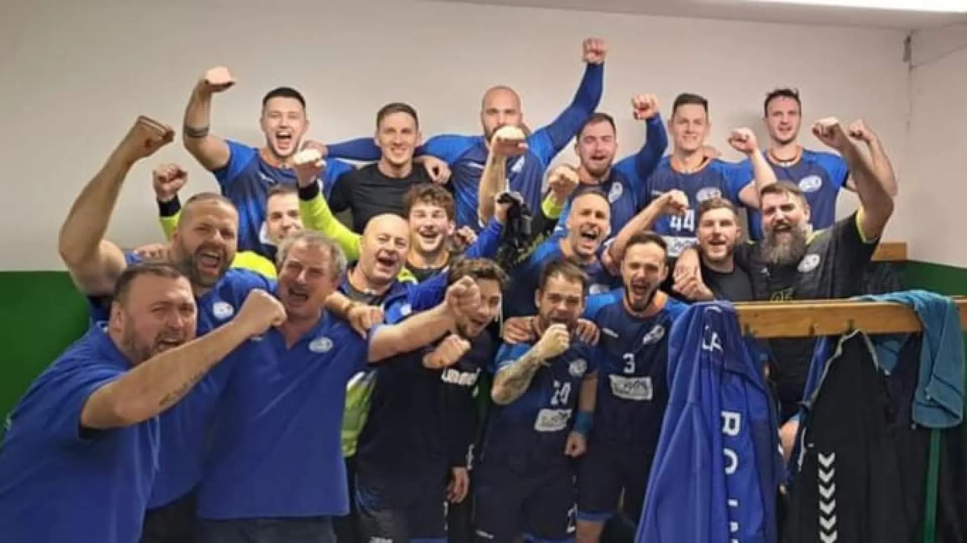 NHE: Kolo hostí, doma neprehral len nováčik
