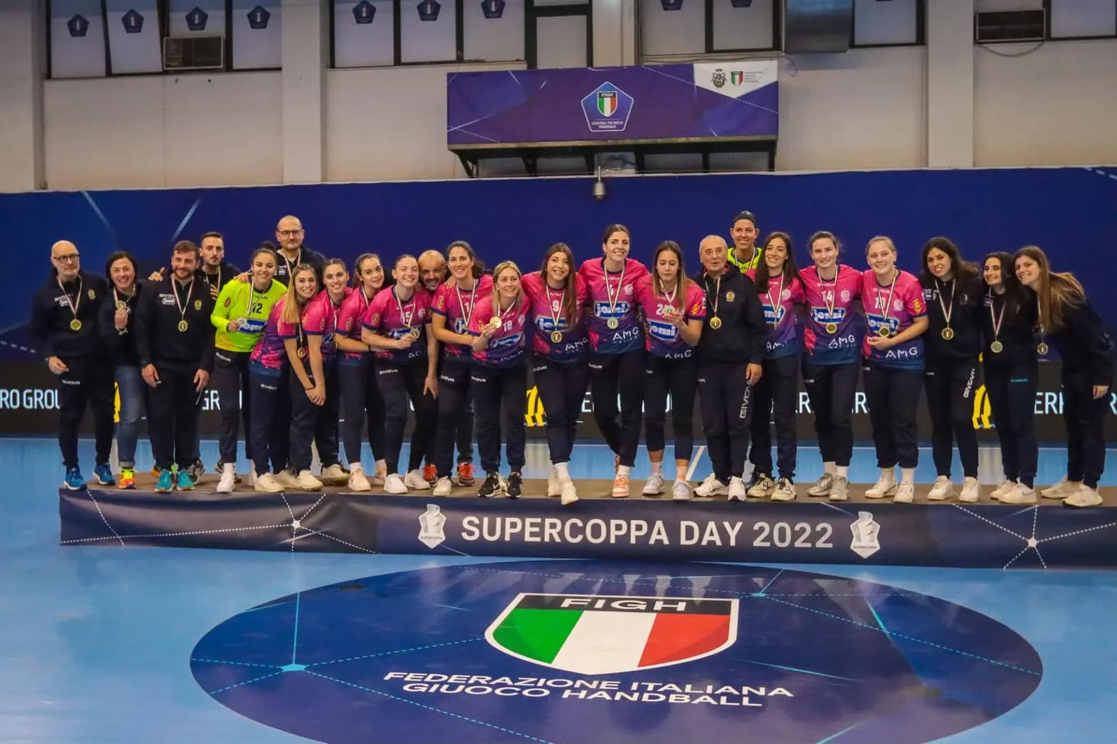 Bajčiová víťazkou Superpohára v Taliansku, Paul so skalpom lídra vo Francúzsku