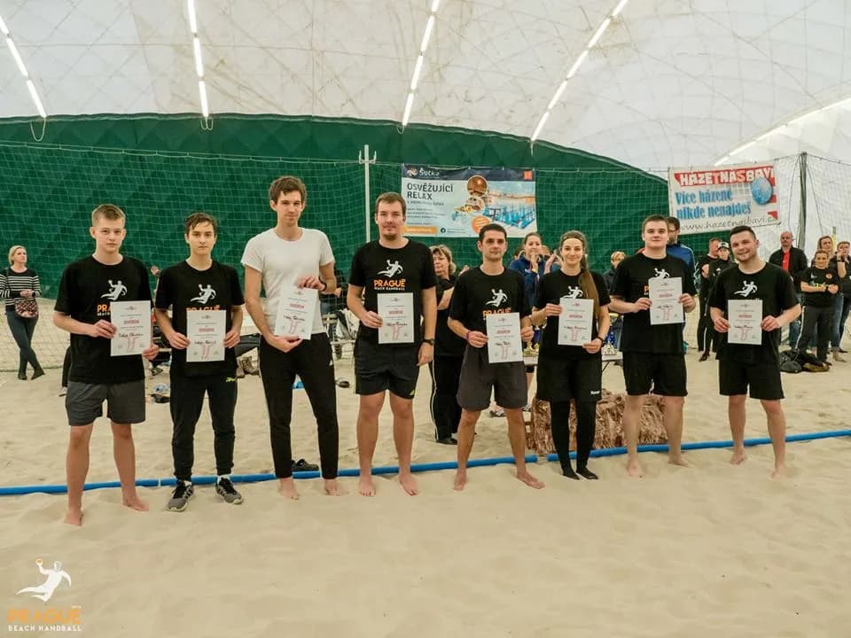 Slováci na školení rozhodcov plážovej hádzanej v Prahe