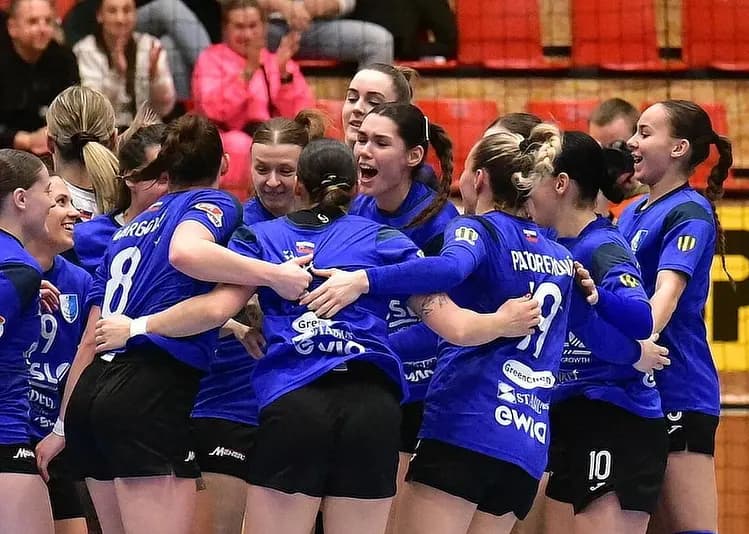 MOL LIGA: ŠAĽA PO NAJLEPŠOM VÝKONE V SEZÓNE SFÚKLA FAVORIZOVANÚ SLAVIU PRAHA, DUNAJSKÁ STREDA OTOČILA ZÁPAS V PORUBE 