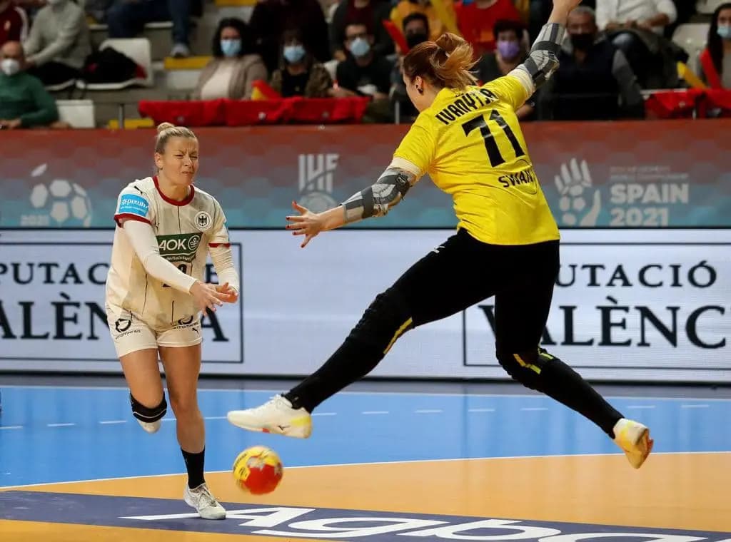 Repre žien-MS: Nemky nad sily Sloveniek, rozhodne derby