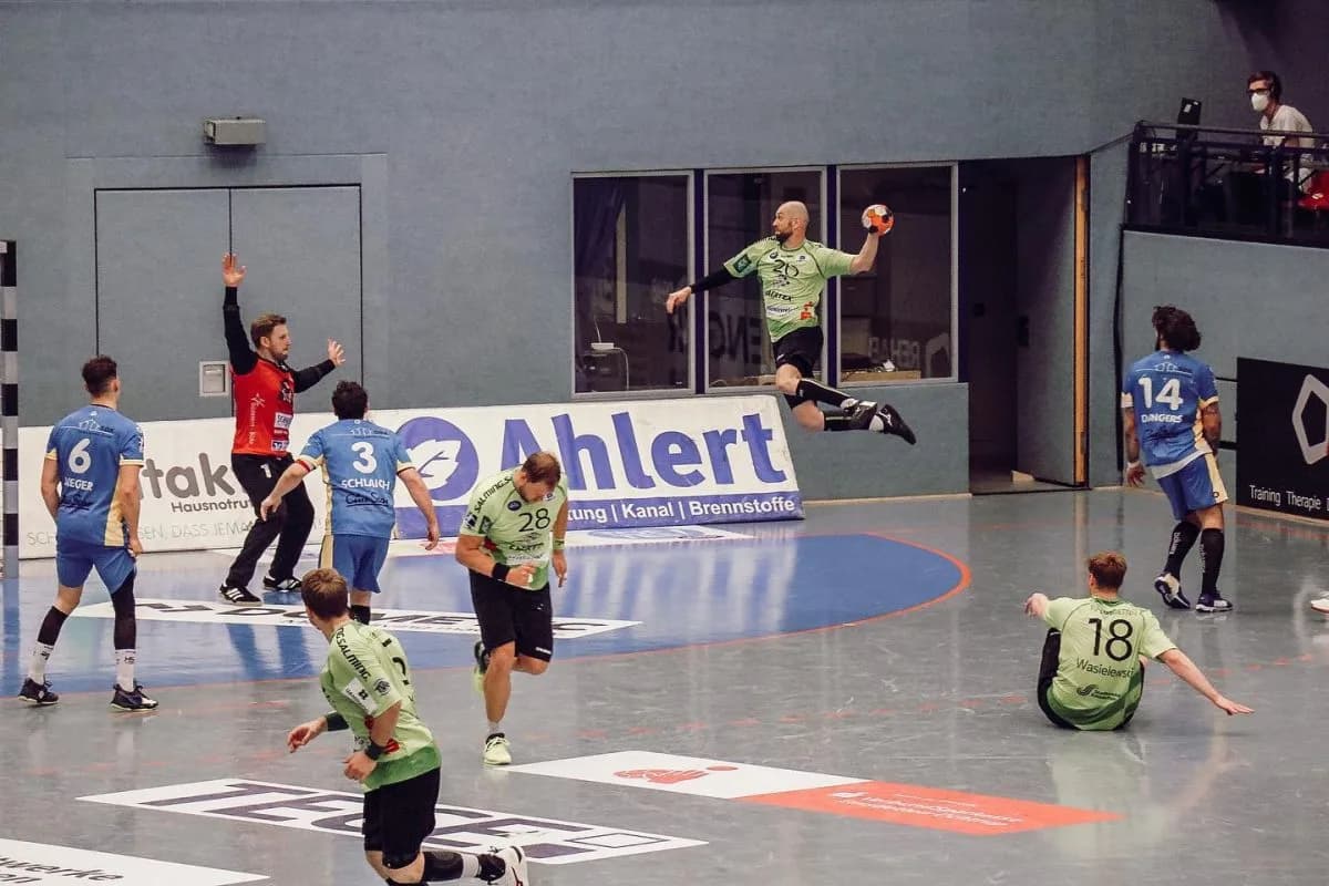 Slováci a Slovenky v zahraničí: Emsdettenu nestačilo ani sedem gólov Tomáša Urbana