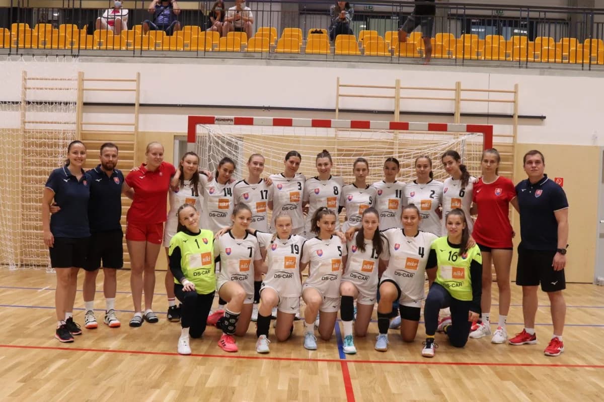Repre predkatedky: Reprezentácia dievčat do 15 rokov prehrala so Španielkami dvakrát o päť gólov