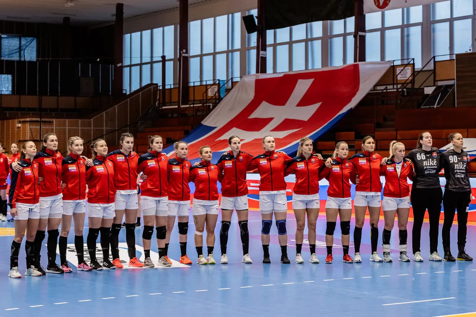 Repre ženy: Zloženie tímu ovplyvnili početné zmeny, na sústredení v Púchove aj päť hráčok z juniorskej reprezentácie
