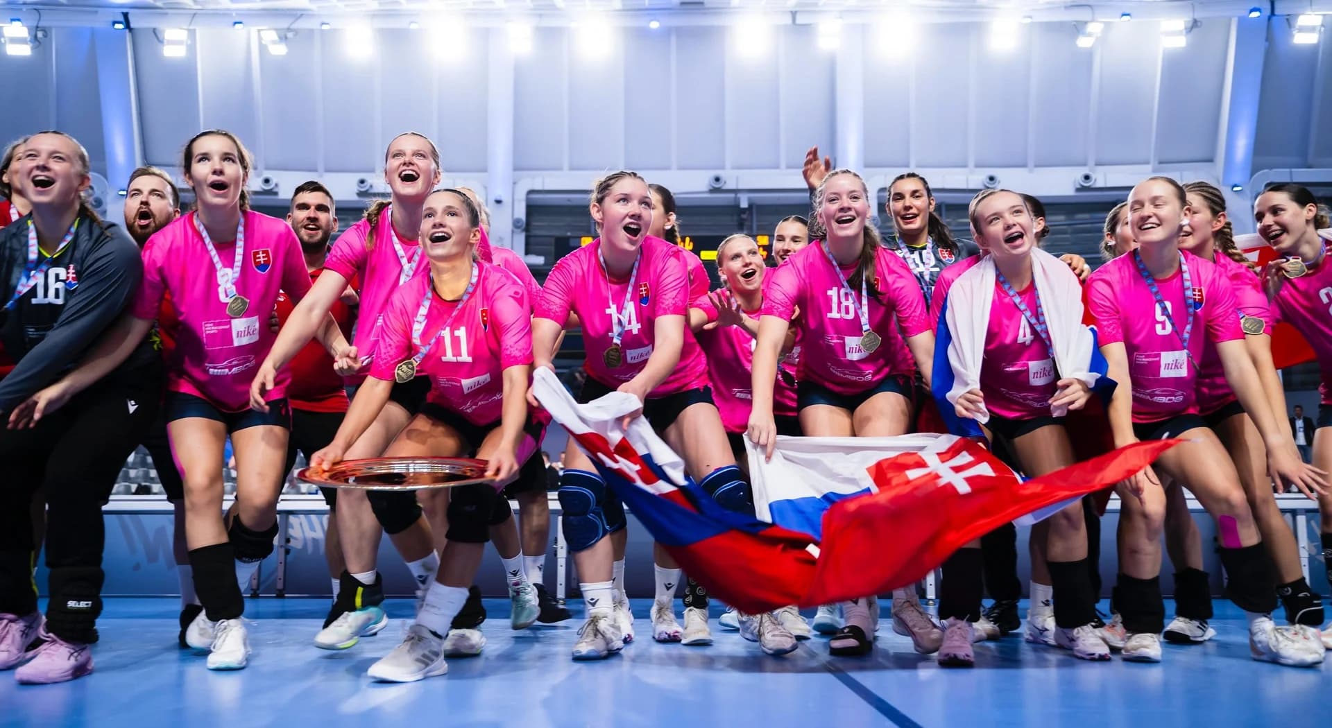 ZAJTRA VYHLÁSIA ŠPORTOVCA ROKA. ZLATÉ KADETKY MAJÚ NA DOSAH TRIUMF V KATEGÓRII KOLEKTÍV ROKA 2025