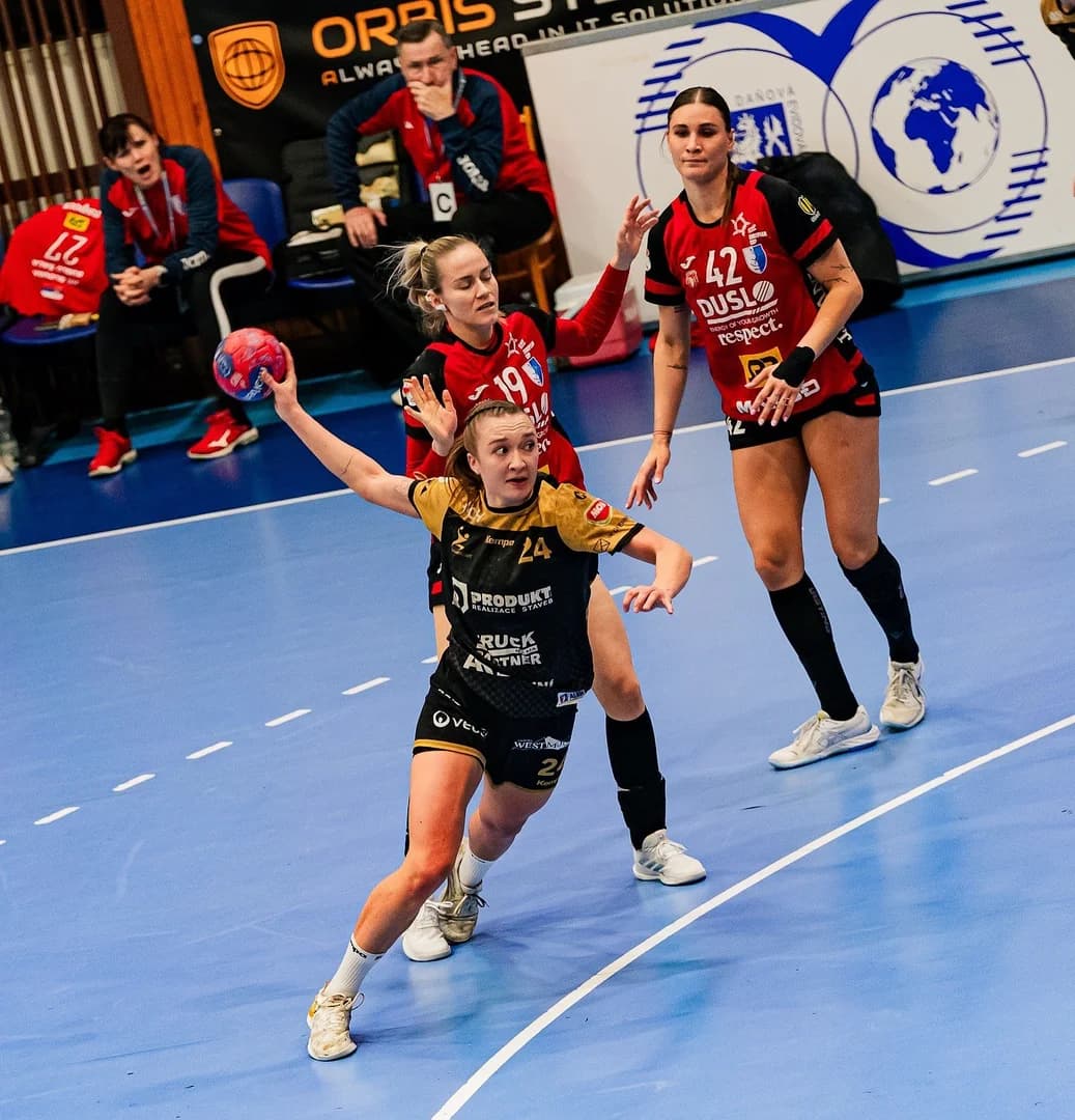 MOL LIGA: ŠAĽA SI VEZIE BOD Z KYNŽVARTU, O VICEŠAMPIÓNOVI SÚŤAŽE SA ROZHODNE AŽ V POSLEDNOM KOLE 