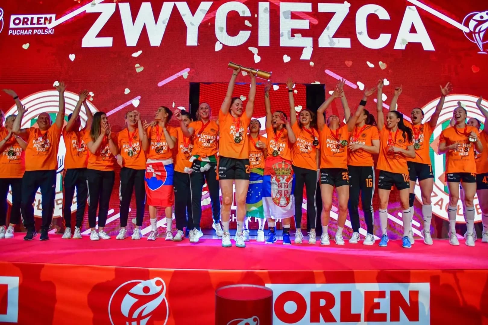 Bujnochová má bez prehry double v Poľsku